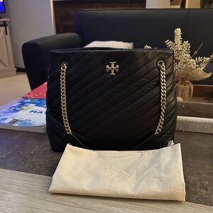 Tory burch kira chevron chain tote bag (Authentic)